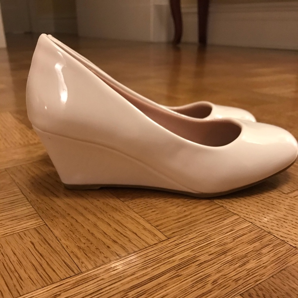 Girls patten leather wedges